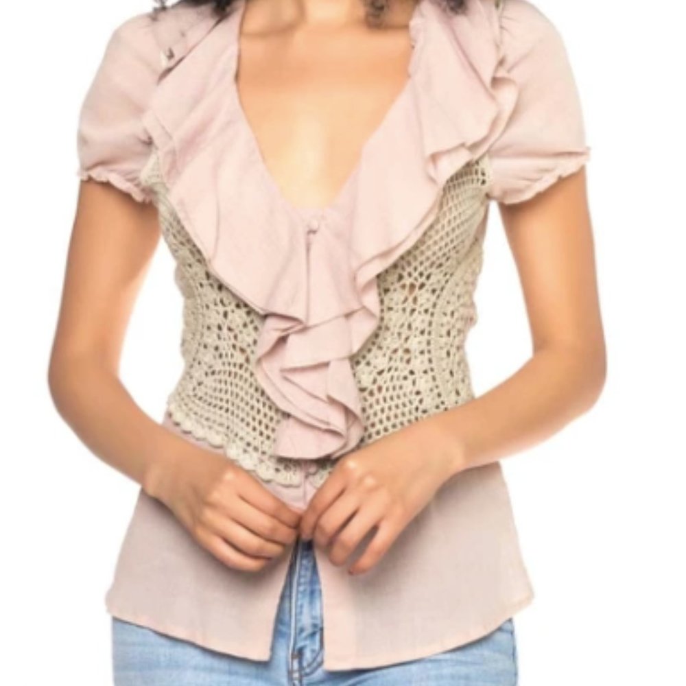 Lucy & Co. women's capped sleeved, ruffled collar